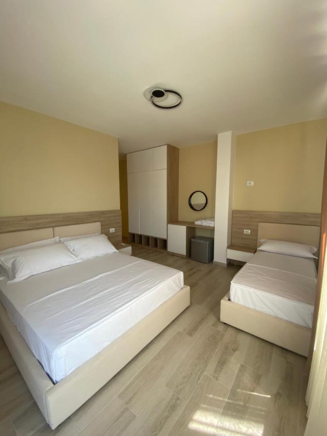 Helena Hotel Shëngjin Extérieur photo