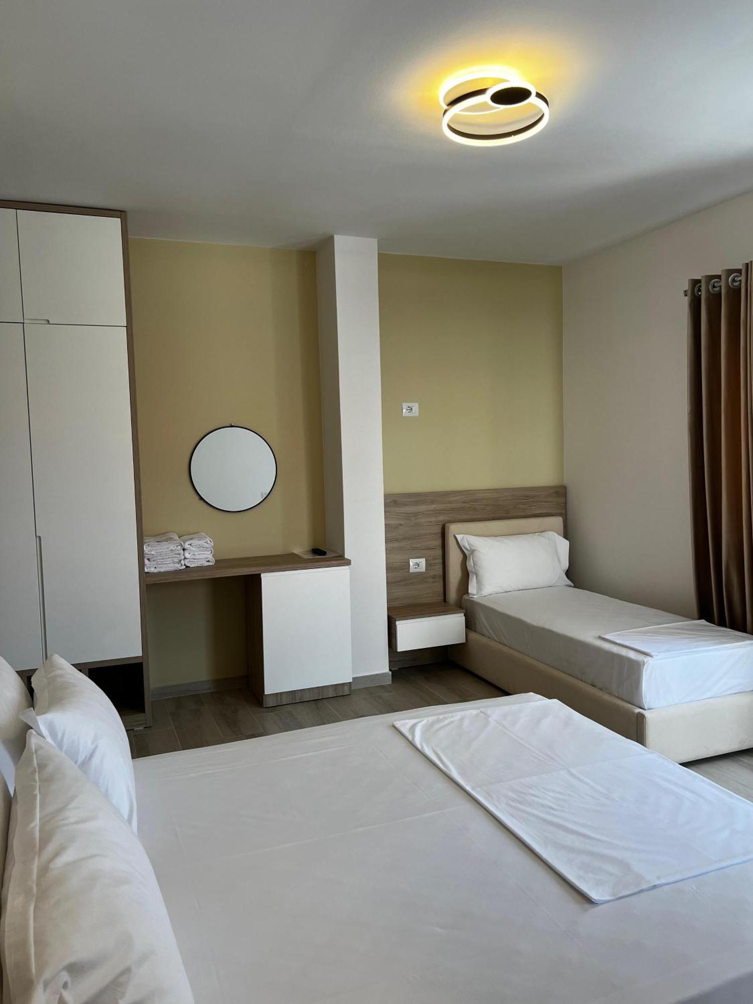 Helena Hotel Shëngjin Extérieur photo