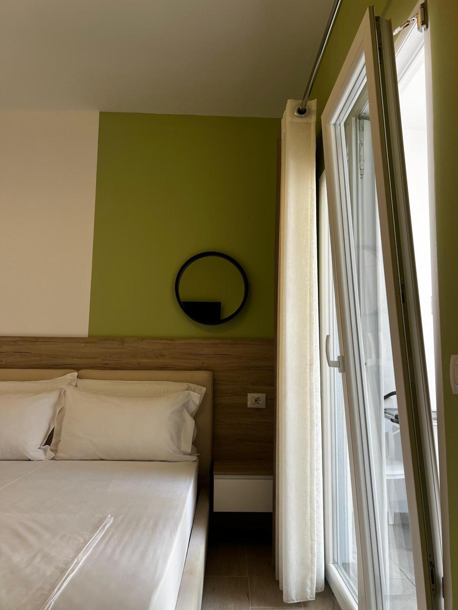 Helena Hotel Shëngjin Extérieur photo